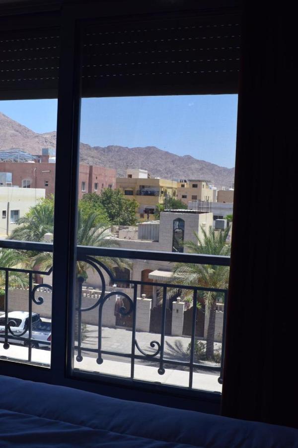 Baron Palace Hotel Suites Aqaba Exteriör bild